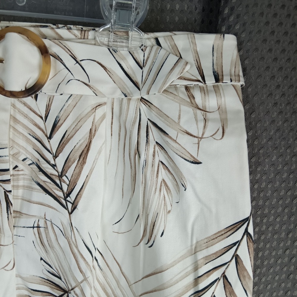 White House Black Market The 5" Palm Leaf Print Belted Shorts Women's Size 10 - Picture 9 of 16